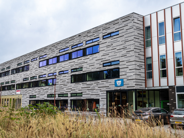 Oss, Nelson Mandelaboulevard